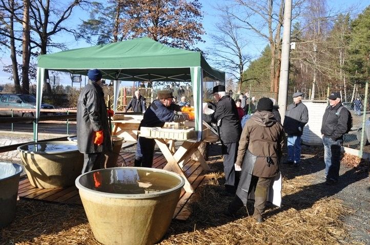 Městští rybáři i letos připravili velikonoční prodej ryb. Zdroj foto: SVSMP 240314_sadky_prodej_ry