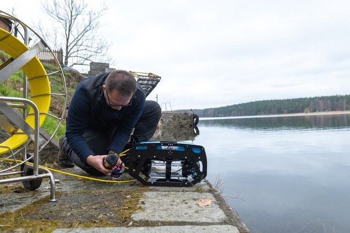 Plzeňští dronaři na inspekci u Boleveckého rybníka. Zdroj foto: SITMP 240321_inspekce_bolevak_01