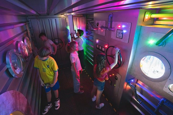 Zdroj fotografií: DEPO2015 240416_Cesta_kolem_sveta_1