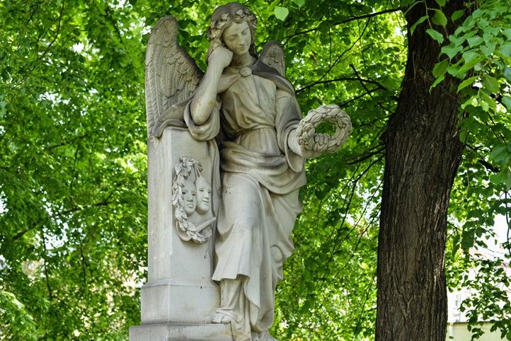 240530_Nahrobek_Tyl_1