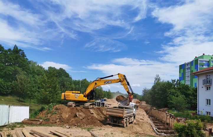 241025_Vodarna_Roudna_kanalizacni_sberac_bagr