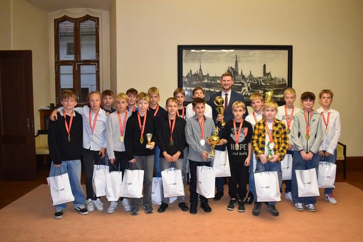 Fotografie z přijetí: M. Krausová 241113_Moravek_fotbal_3