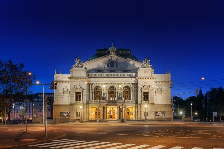 Divadlo J. K. Tyla v Plzni (zdroj foto: Plzeň – TURISMUS) 241204_Hotelove_noci_DJKT