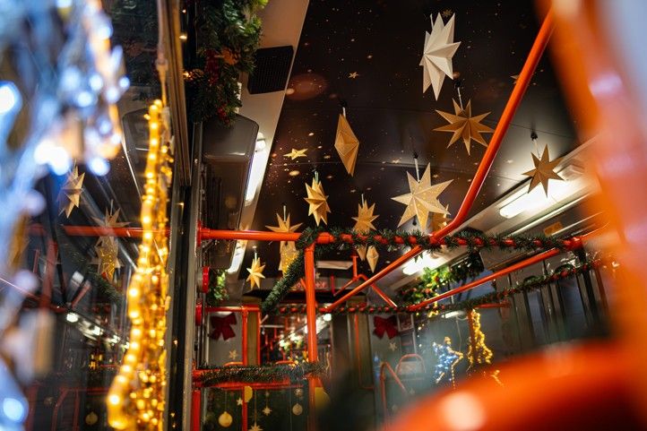 Zdroj fotografií: www.facebook.com/mhdplzen 250107_Vanocni_tramvaj_2