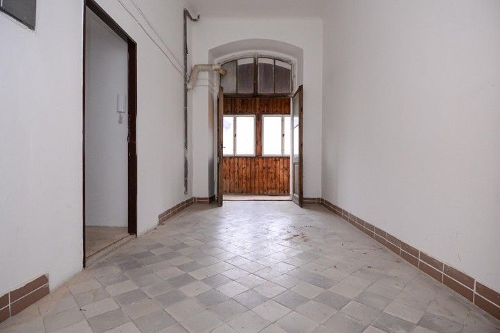 Dům a prostory na adrese Smetanovy sady 9 - současný stav (fotografie: M. Pecuch) 250213_Byty_Smetanovy_sady_9_5