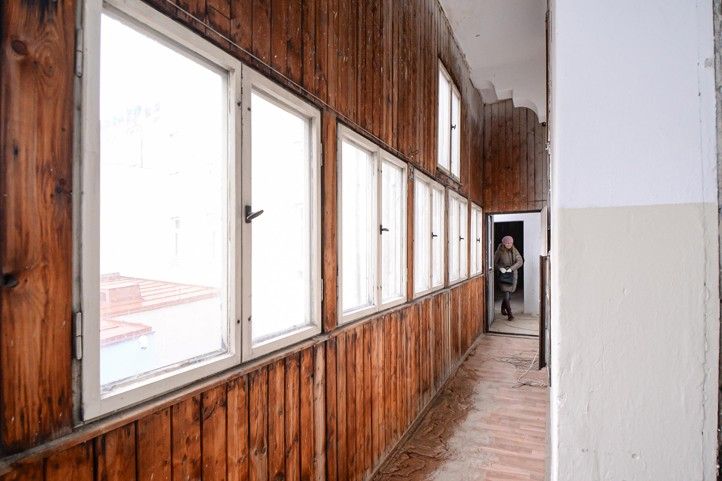 Dům a prostory na adrese Smetanovy sady 9 - současný stav (fotografie: M. Pecuch) 250213_Byty_Smetanovy_sady_9_6