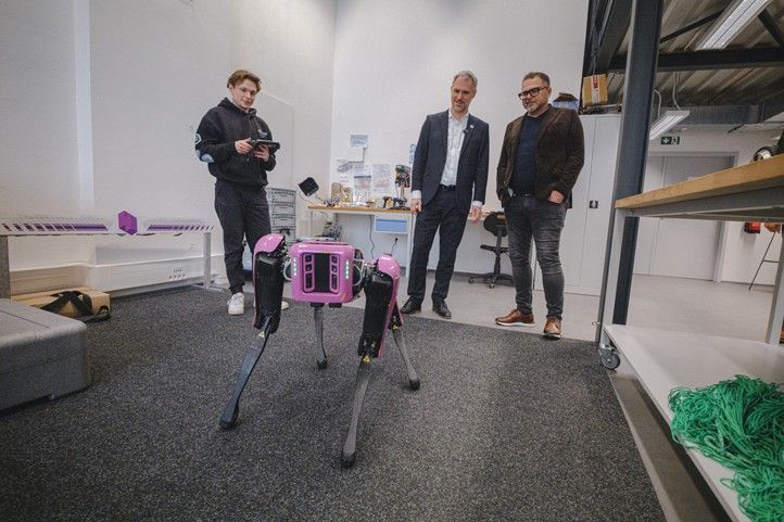 Zdroj fotografií: kancelář náměstka P. Bosáka 250328_Bosak_Kus_3