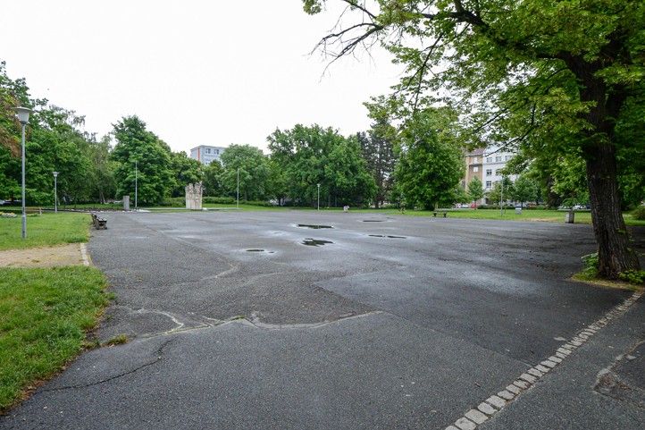 Náměstí Míru (fotografie: M. Pecuch) 250522_Namesti_Miru_1