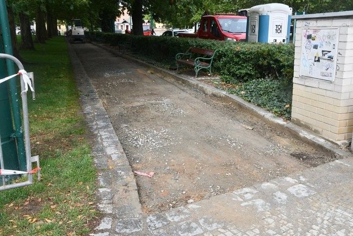 250807_Cesty_Krizikovy_Sady_01