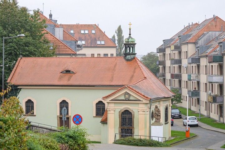 250930_Podpis_smlouva_Biskup_u_jeziska_3