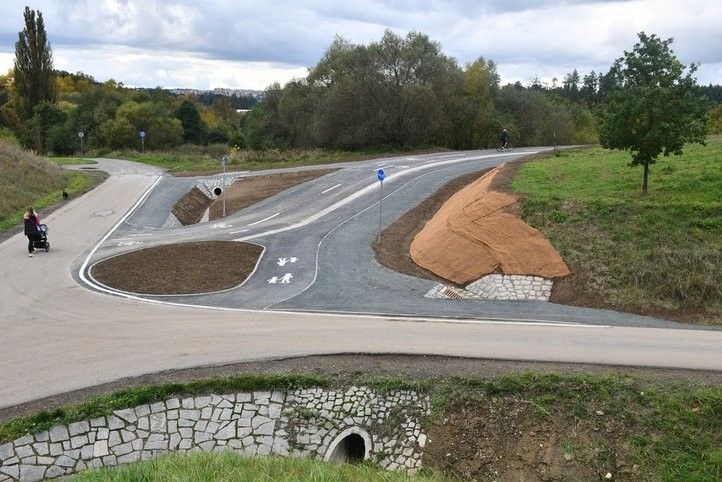 251010_cyklostezka_chrast_01