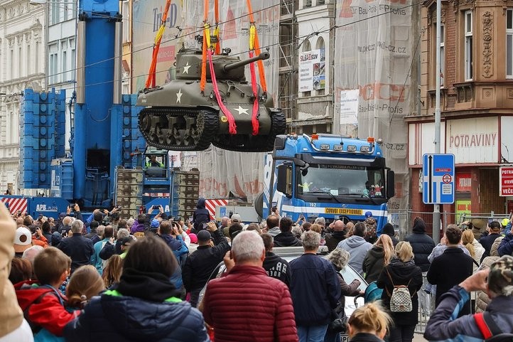 251011_tank_sherman_03