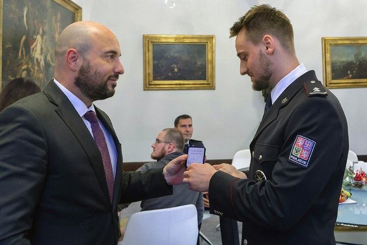 Přijetí na plzeňské radnici (fotografie: Z. Vaiz) 251124_Prijeti_policisti_3