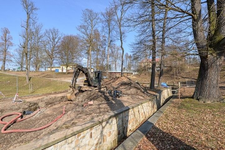 Lochotínský park. Fotografie: M. Pecuch 260409_lochotínský_park_01