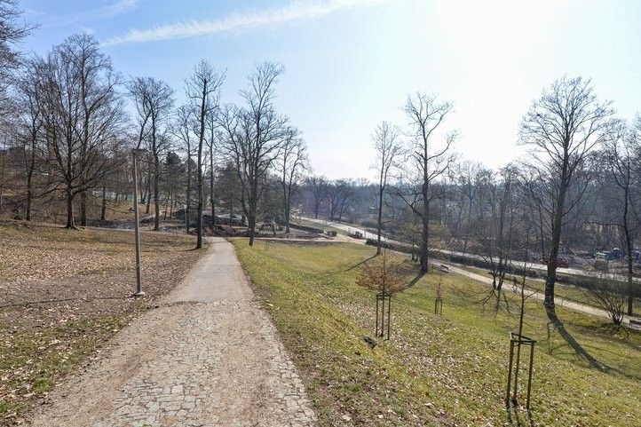 Lochotínský park. Fotografie: M. Pecuch 260409_lochotínský_park_02