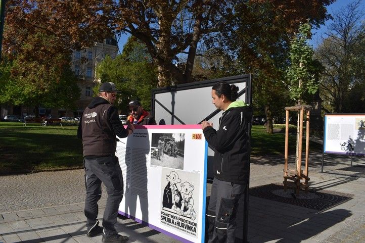 260430_Panely_Hurvinek_1