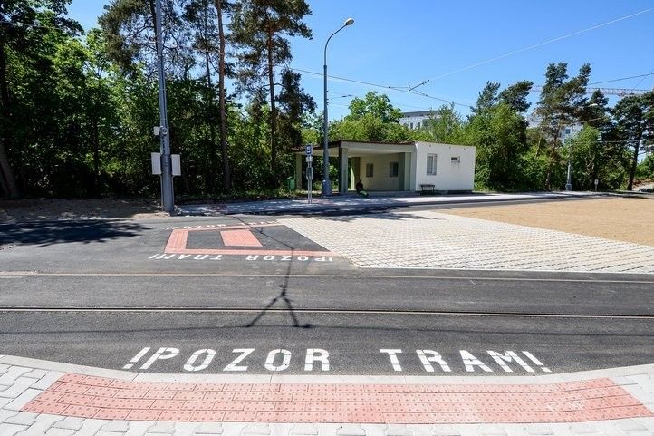 Trať na konečné ve Skvrňanech je zrekonstruovaná. Fotografie. M. Pecuch 260527_točna_skvrňany_01
