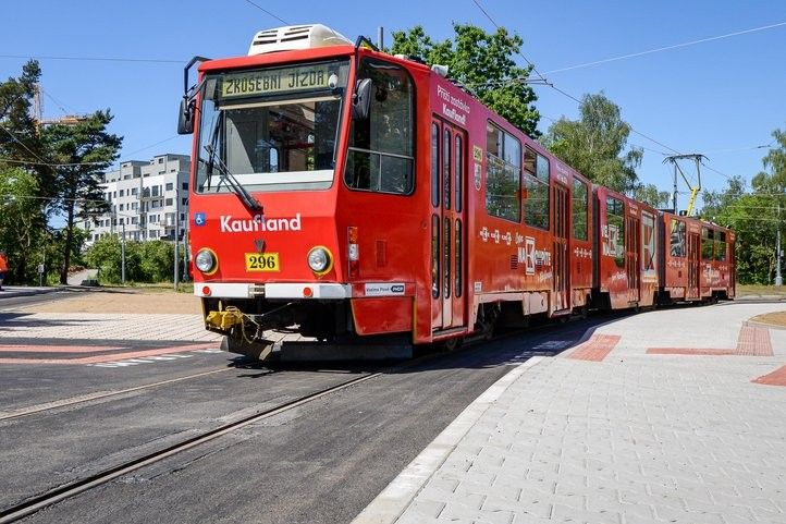 Trať na konečné ve Skvrňanech je zrekonstruovaná. Fotografie. M. Pecuch 260527_točna_skvrňany_03