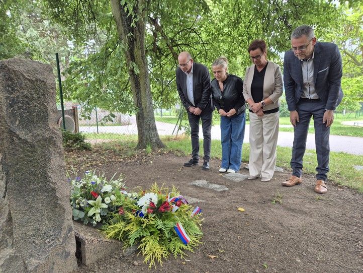 Zdroj fotografií: ÚMO Plzeň 1 260611_Lidice_pietni_akt_3