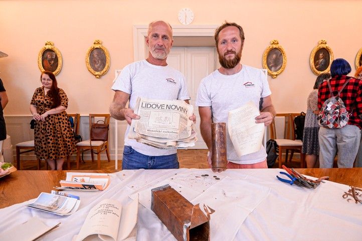 Otevření schrán na plzeňském biskupství (fotografie: M. Pecuch) 260715_Schrany_Bartolomej_7