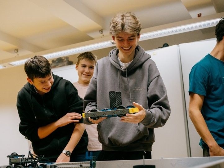 Centrum robotiky nabízí zájmové kroužky na následující školní rok. Fotografie: SITMP 260828_Krouzky_Centrum_Robotiky_2