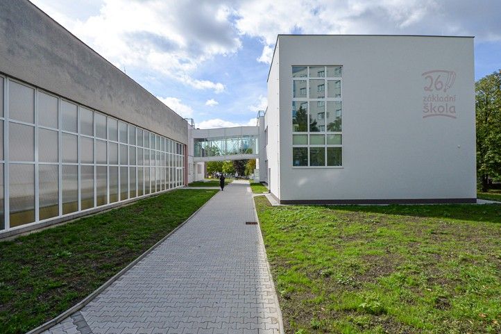 Slavnostní otevření přístavby a nástavby 26. ZŠ (fotografie: M. Pecuch) 260901_26_ZS_pristavba_3